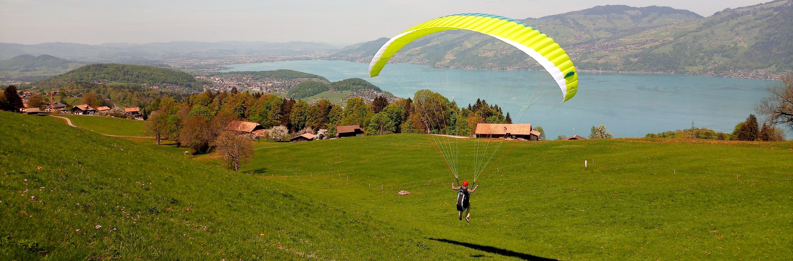 Gleitschirm Schnupperkurs gibt einen Eindruck in das Gleitschirmfliegen während einem Tag.